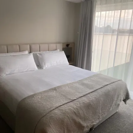 Luxurious - 5 Min Walk To Centre 度假居 基拉尼