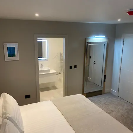 Luxurious - 5 Min Walk To Centre 度假居