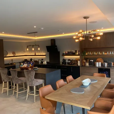 Luxurious - 5 Min Walk To Centre * Killarney