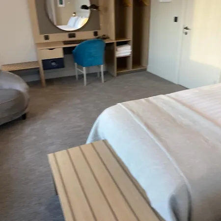 Dom wakacyjny Luxurious - 5 Min Walk To Centre *